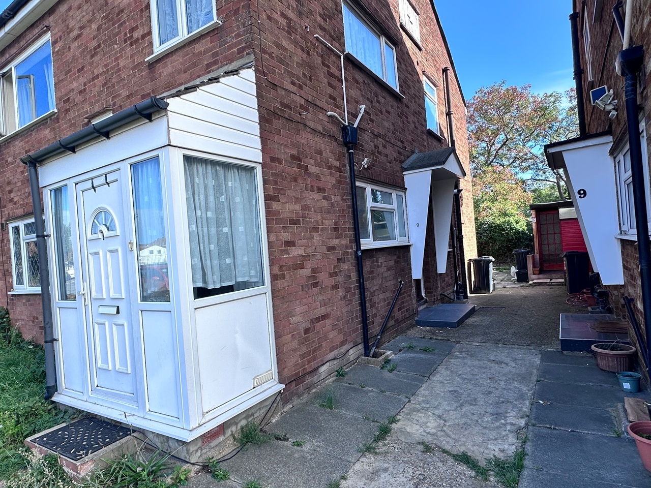 Ilford - 2 Bed Flat, Bush Close, IG2 - To Rent Now for £2,000.00 p/m
