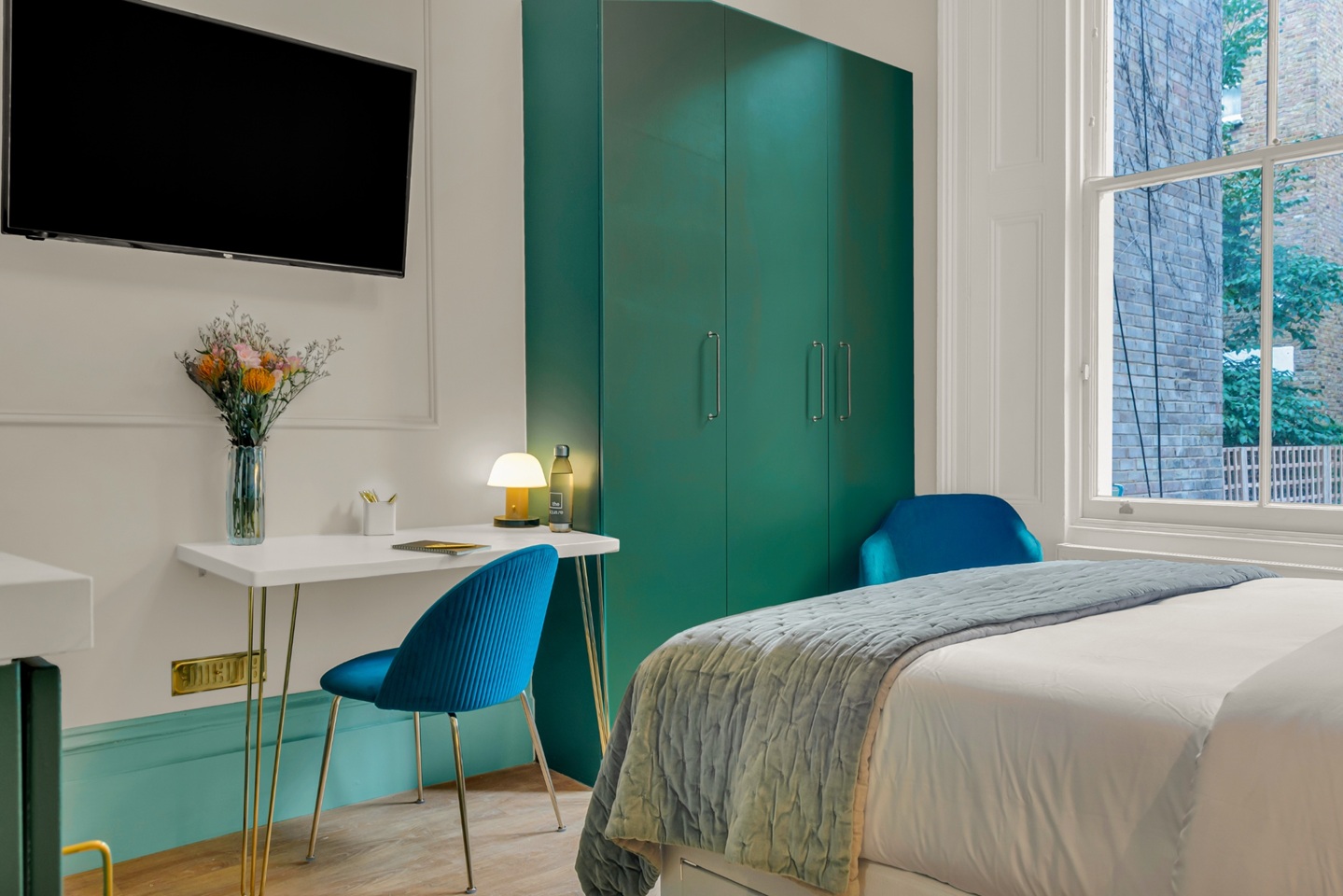 Studio Flat, Eardley Crescent, SW5 photo 4