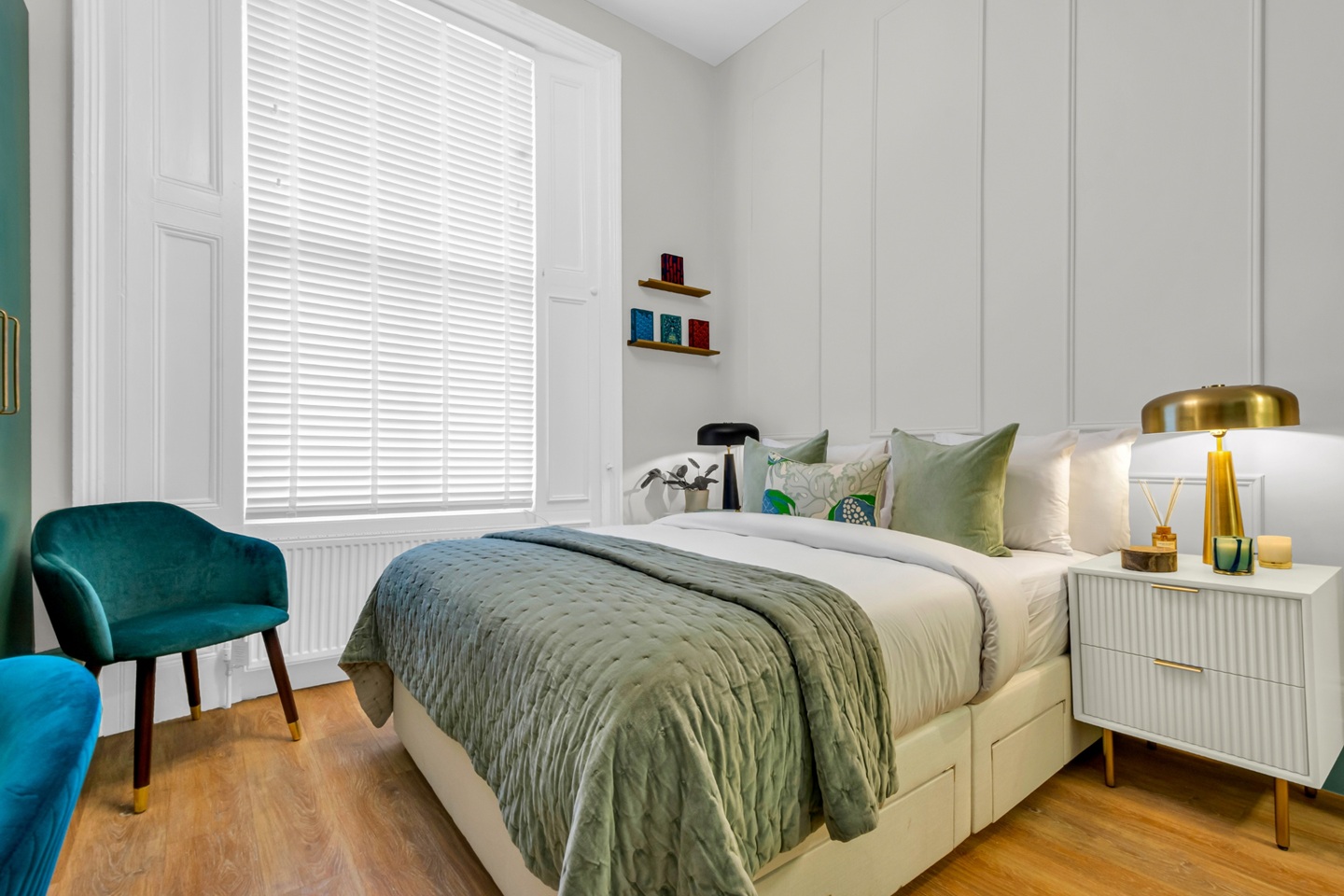 Studio Flat, Eardley Crescent, SW5 photo 5