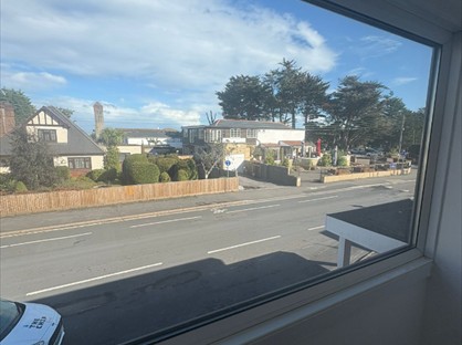 2 Bed Flat, Warren Road, EX7