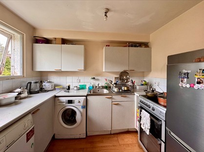 1 Bed Flat, Dorney Way, TW4