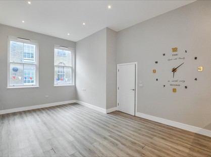 2 Bed Flat, Kingsbridge Court, DA11