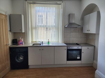 2 Bed Terraced House, Wellington Place, HX1