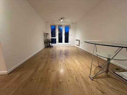 2 Bed Flat, Foundry Court, SL2