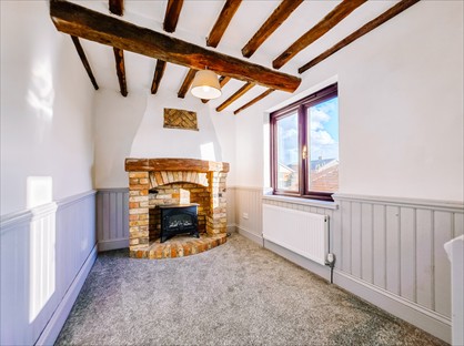 3 Bed Flat, Rayleigh Road, SS9