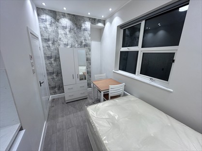 Studio Flat, Amhurst Road, E8