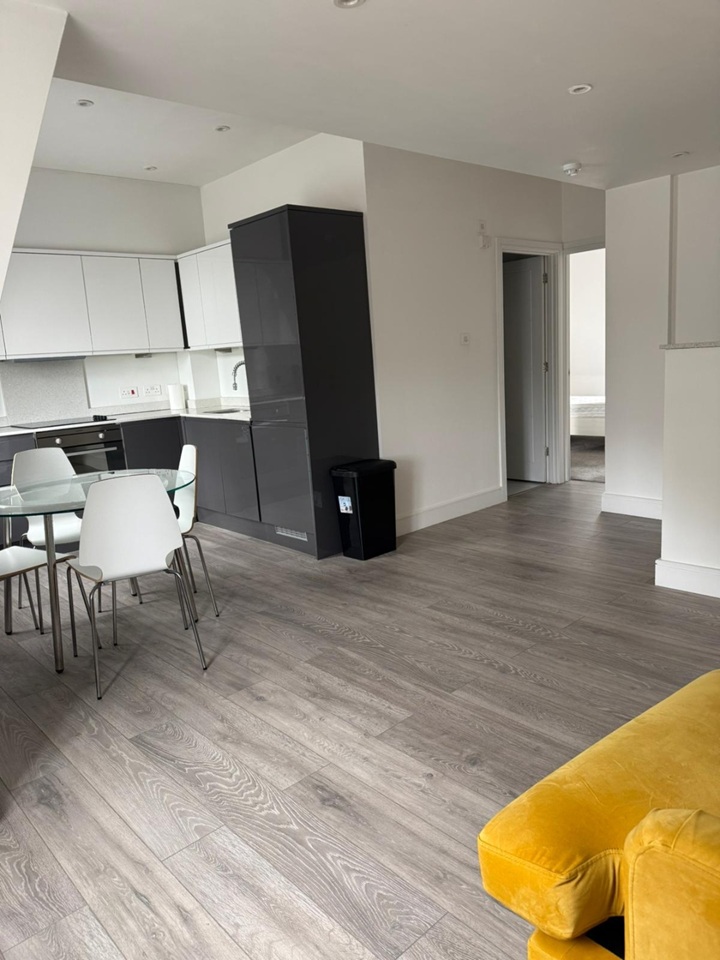 1 Bed Flat, Castle Street, RG1 photo 2