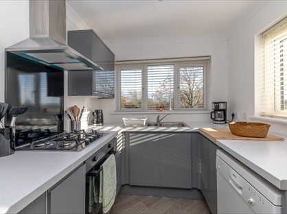 4 Bed Detached House, De Havilland Avenue, MK42