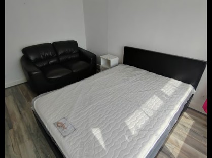 Room in a Shared House, Central Avenue Hounslow, TW3