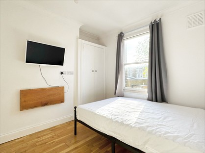 Studio Flat, Albion Way, SE13