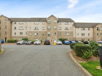 2 Bed Flat, Craighall Court, AB41