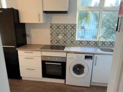 Studio Flat, Pinner Road, HA1