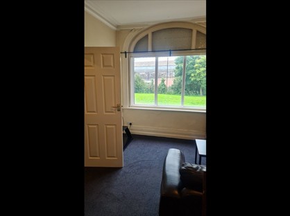 1 Bed Flat, Tong Street, BD4