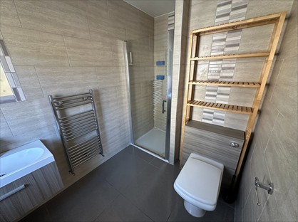 Studio Flat, Birkbeck Road, W3