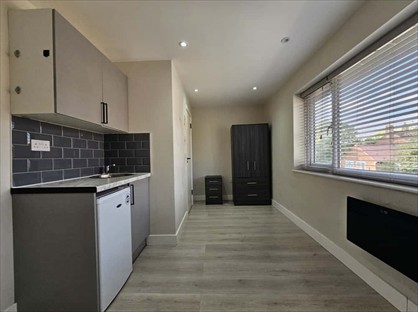 Studio Flat, Vanbrough Crescent, UB5