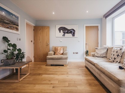 2 Bed Flat, Oxborough House, SW18