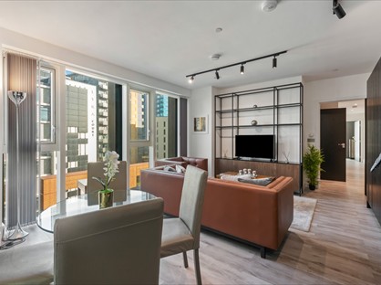 2 Bed Flat, Icon Tower, W3