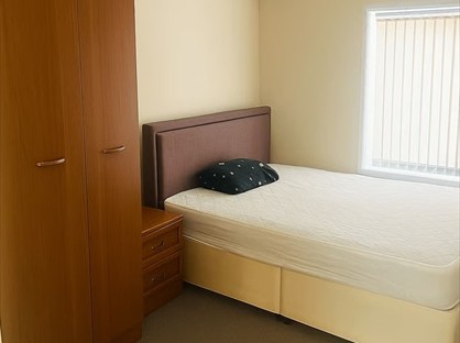 Room in a Shared Flat, Bank Street, SN12