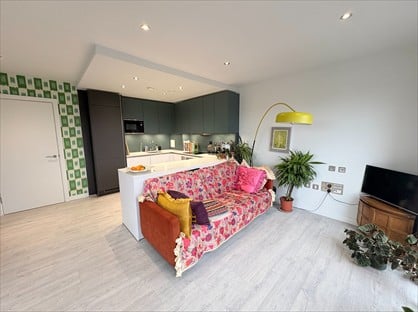 3 Bed Flat, Waterden Raod, E20