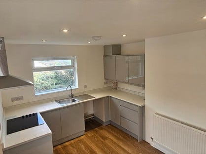 2 Bed Bungalow, Tregrea Estate, TR14