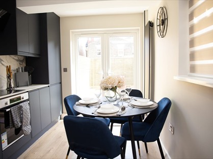 4 Bed Terraced House, Broadway Avenue, CR0