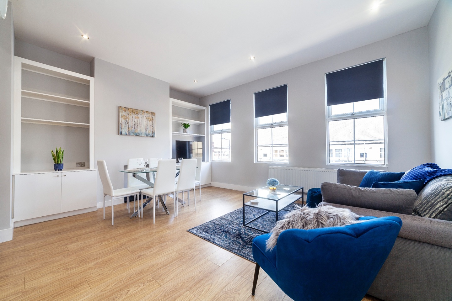 2 Bed Flat, North End Road, SW6 photo 3