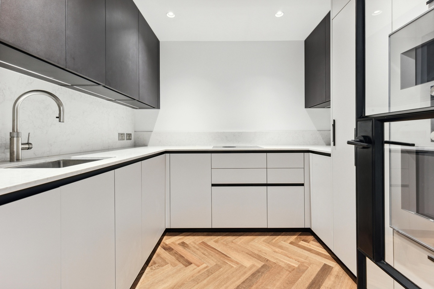 1 Bed Flat, Clarges St, W1J, N1 7GU photo 5