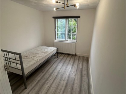 Room in a Shared House, Brighton Road, CR5