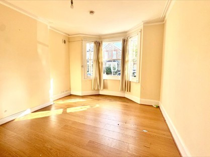 Room in a Shared Flat, Chatham Road, KT1