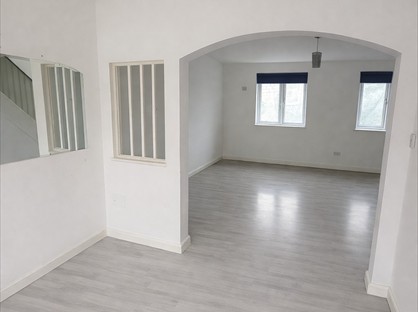 3 Bed End Terrace, Heathlands Way, TW4