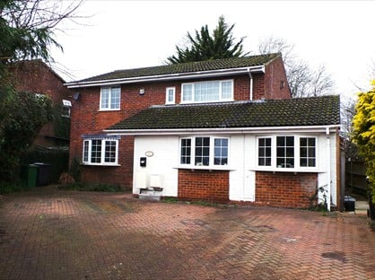 4 Bed Detached House, Hawkesbury Drive, RG31