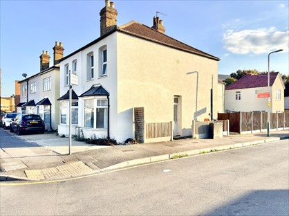 1 Bed Flat, Hainault Road, RM5