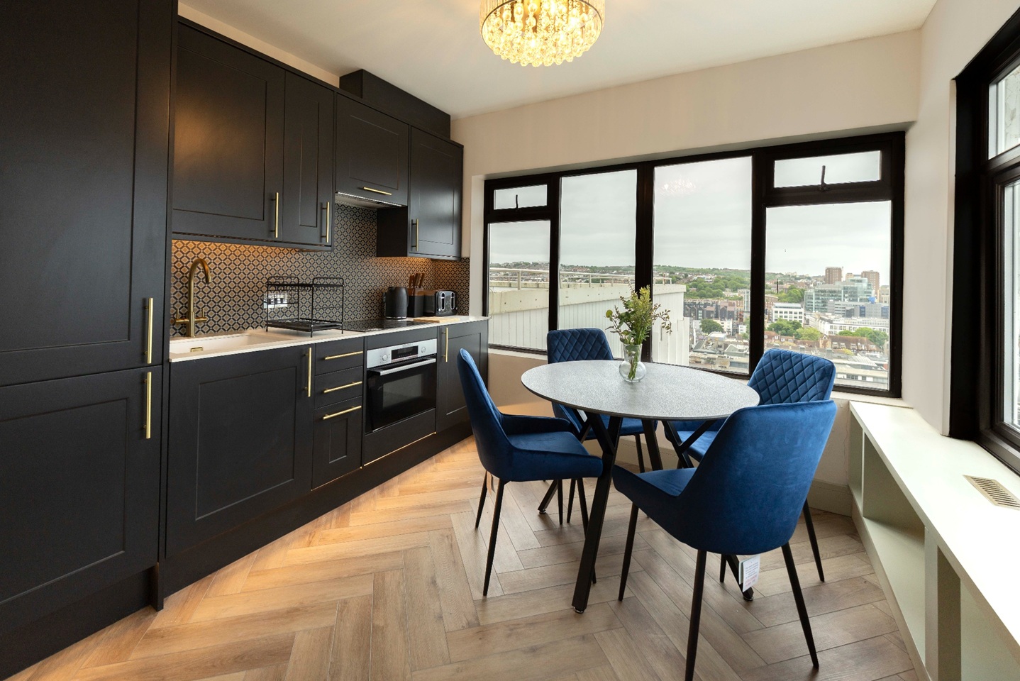 2 Bed Penthouse, Tower Point, BN1, N1 7GU