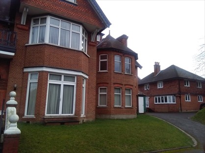 2 Bed Flat, Surbiton Hill Road, KT6