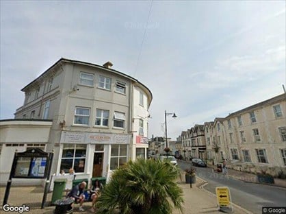 2 Bed Flat, Albert Road, PO36