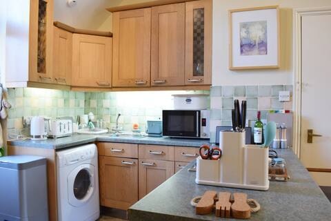 2 Bed Flat, Avenell Road, N5 photo 2
