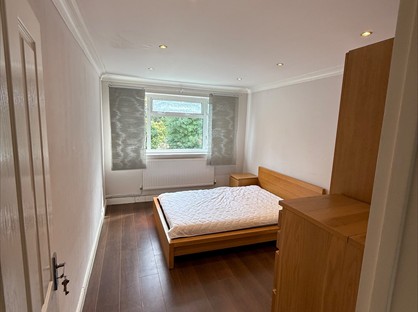 Room in a Shared Flat, Park Road, W4
