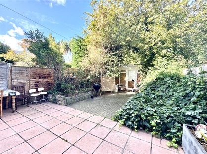 Room in a Shared Flat, Chatham Road, KT1