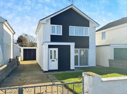 3 Bed Detached House, Stanley Avenue, LL65