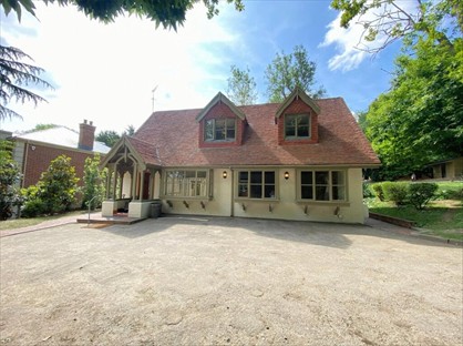 3 Bed Detached House, Rowhill Road, DA2