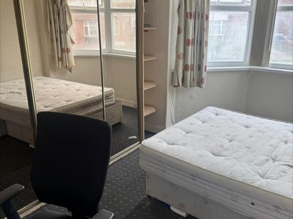 Room in a Shared House, Broadway, LS6