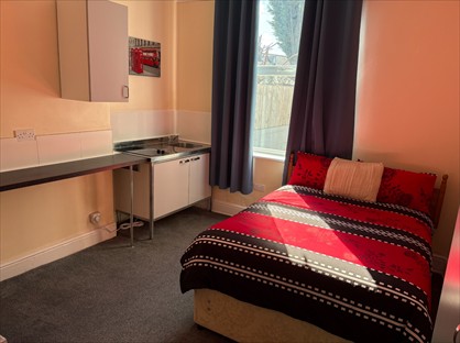 Studio Flat, Merridale Crescent, WV3