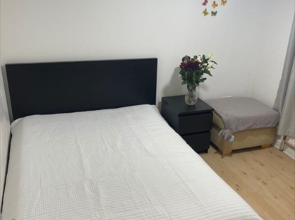 Room in a Shared House, Jasmine Close, IG1