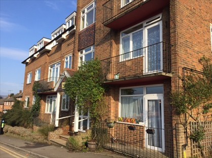 2 Bed Flat, Croydon Road, TN16