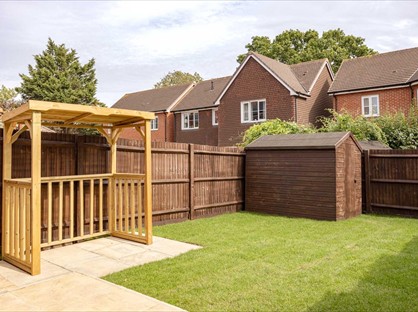 3 Bed Semi-Detached House, Frampton Terrace, SE9