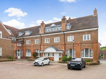 3 Bed Flat, Stokes House, PO7