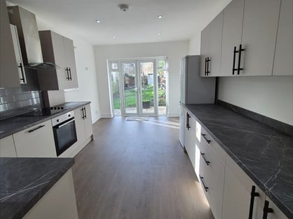 4 Bed Semi-Detached House, Elmers End Road, SE20