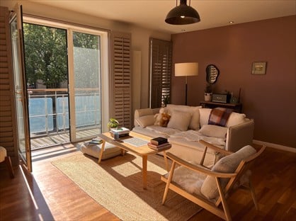 2 Bed Flat, Holyrood, EH8