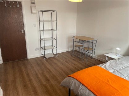 Room in a Shared House, Hare Street, WV14