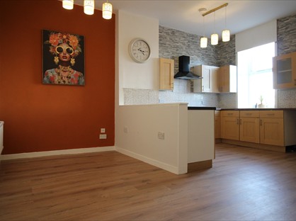 2 Bed Flat, Whalley Road, BB5